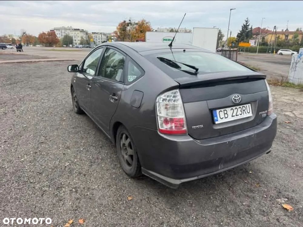 Toyota Prius 1.5 VVT-i Sol - 3