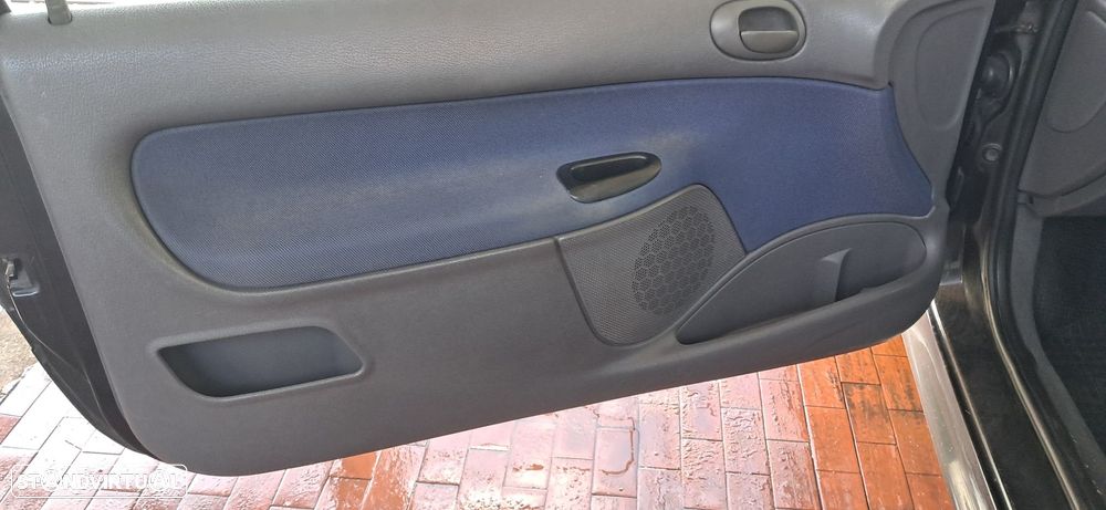 Peugeot 206 1.1 Color Line - 5