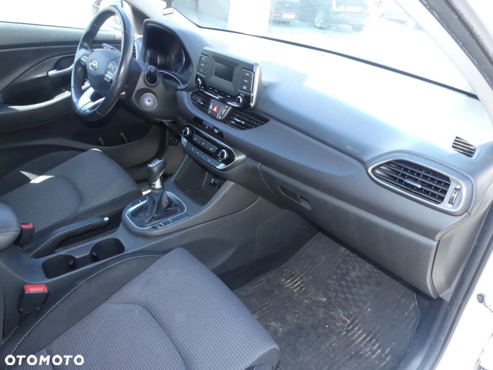 Hyundai i30 1.4 Comfort - 23
