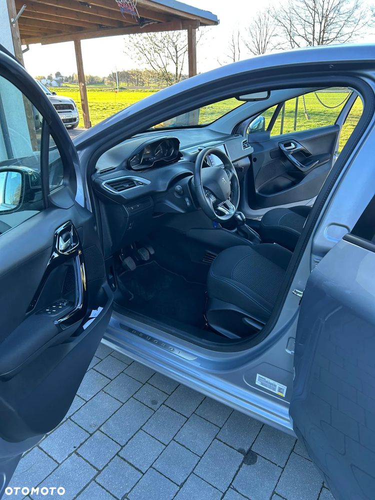 Peugeot 208 PureTech 82 Stop & Start Signature - 5