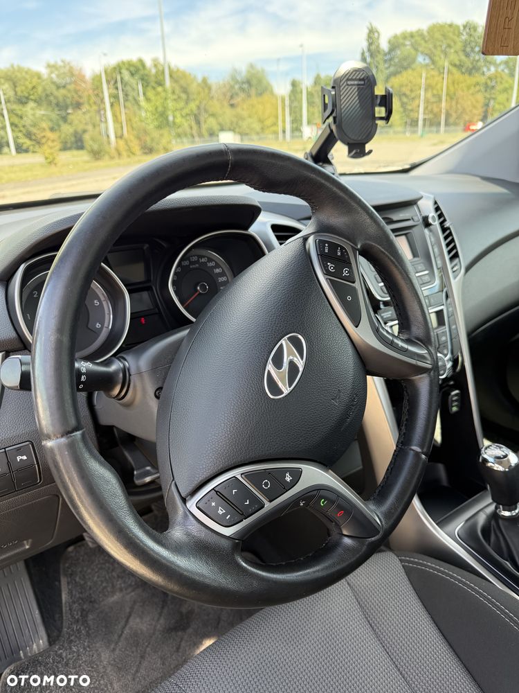 Hyundai i30 blue 1.6 CRDi Classic - 13