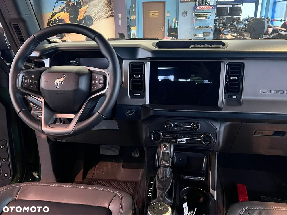 Ford Bronco - 15