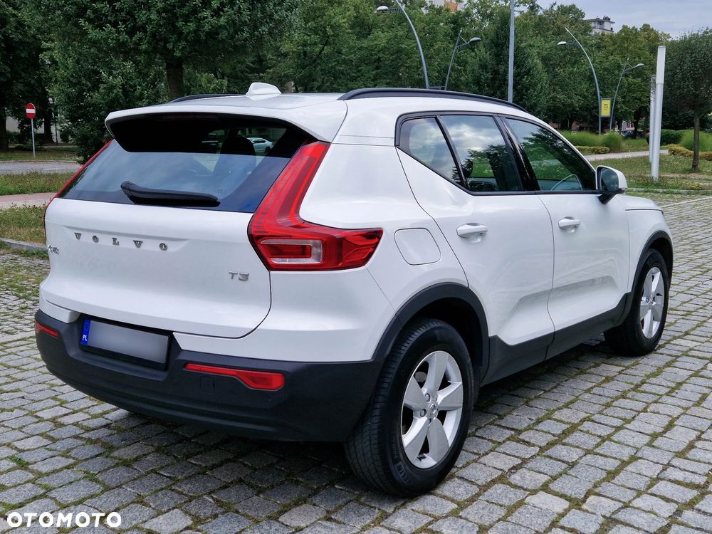 Volvo XC 40 T3 Momentum Core - 4