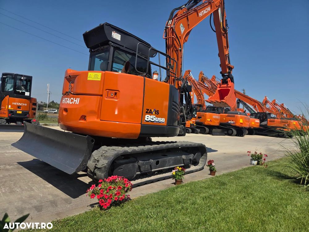Hitachi ZX85-6, 2022, 2.787h, CUPLA RAPIDA HIDRAULICA+3 cupe NOI, adanc sapare 5m, latime 2,3m, senile cauciuc 80% ok doar 444h deplasare, inst picon pe brate, aer cond, camera spate, scaun incalzit, LAMA NIVELARE, Masa 8,5t, leasing, PROMOTIE 62.900Eur+Tva - 1