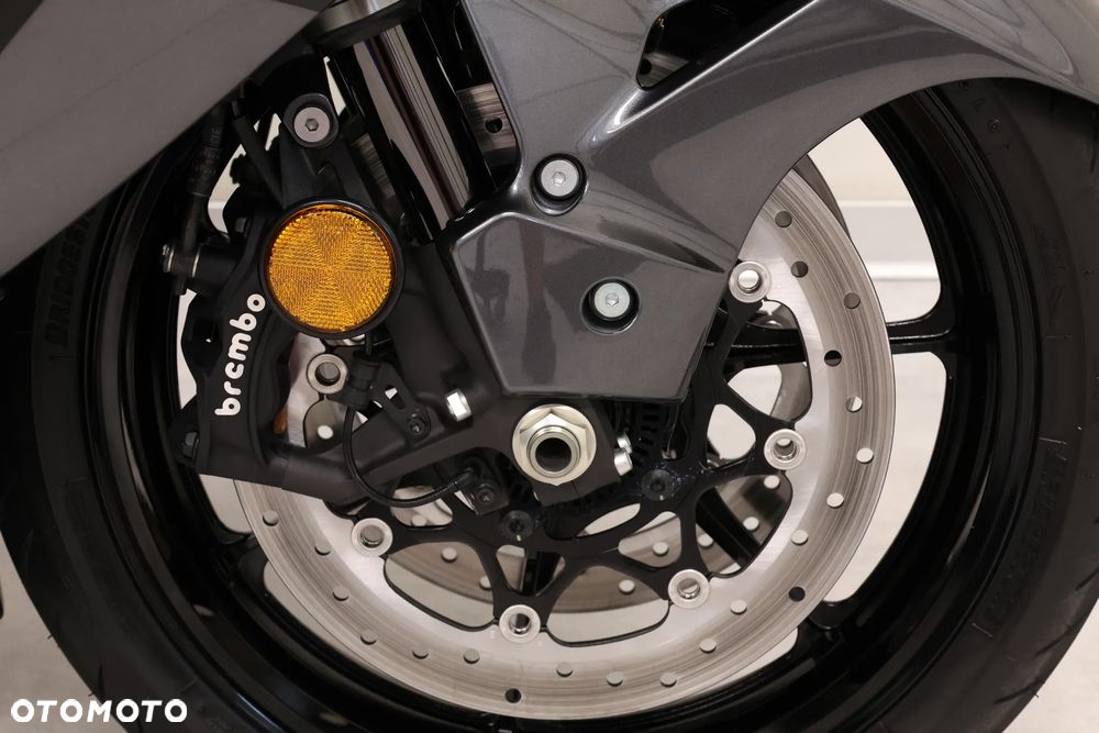 Suzuki GSX - 29