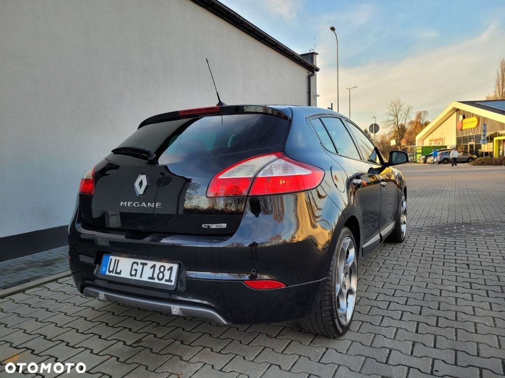 Renault Megane TCe 180 GT - 10