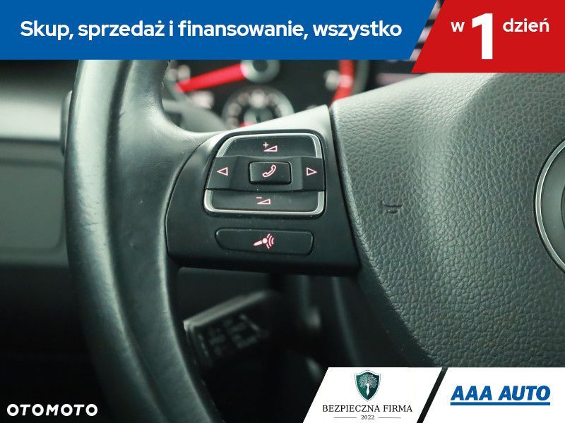 Volkswagen Passat - 17