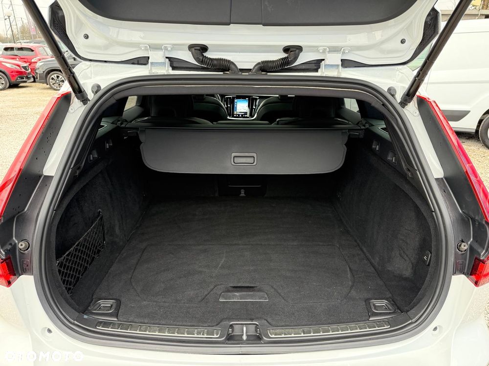 Volvo V60 B3 B Essential - 32