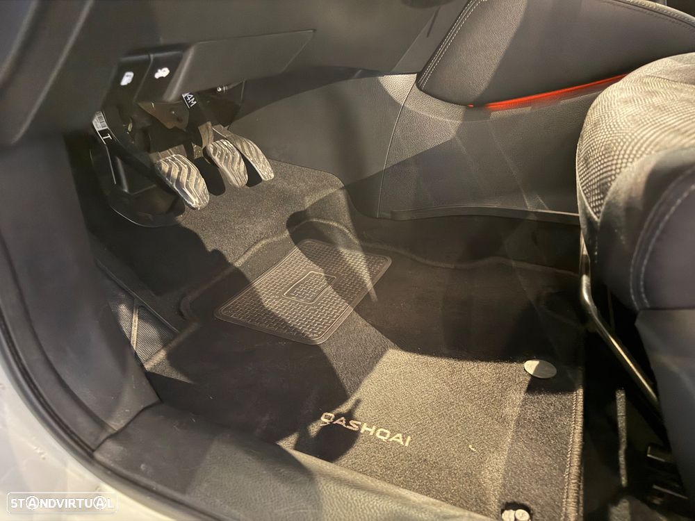 Nissan Qashqai 1.6 dCi N-Connecta RS+PS 4x4i - 29