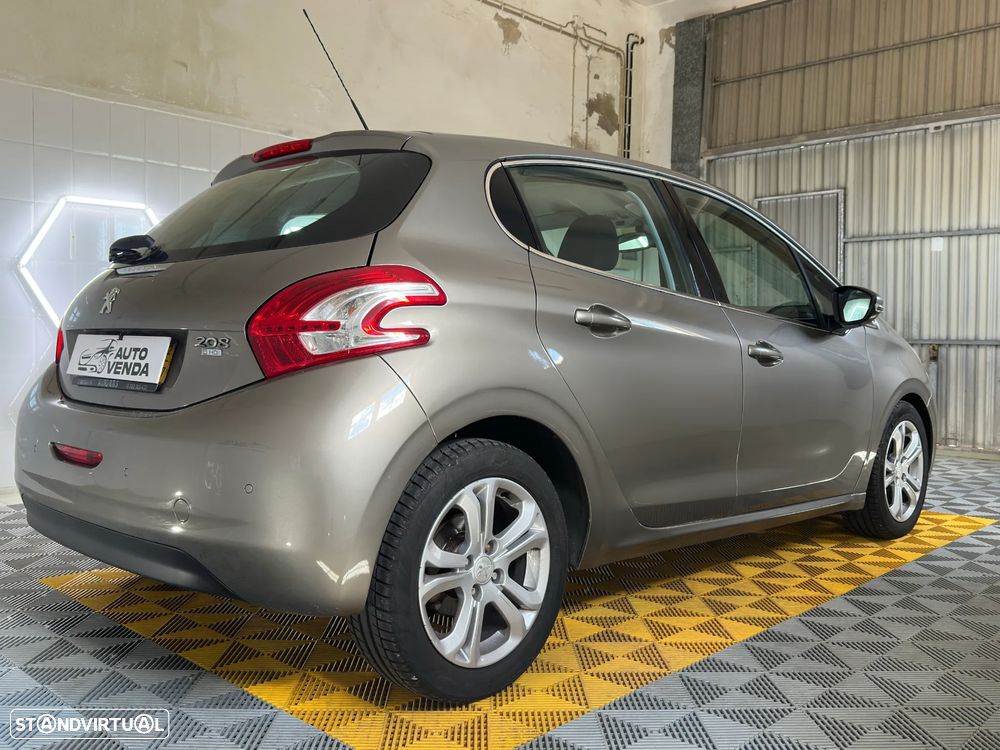 Peugeot 208 e-HDi FAP 92 Stop&Start Style - 4