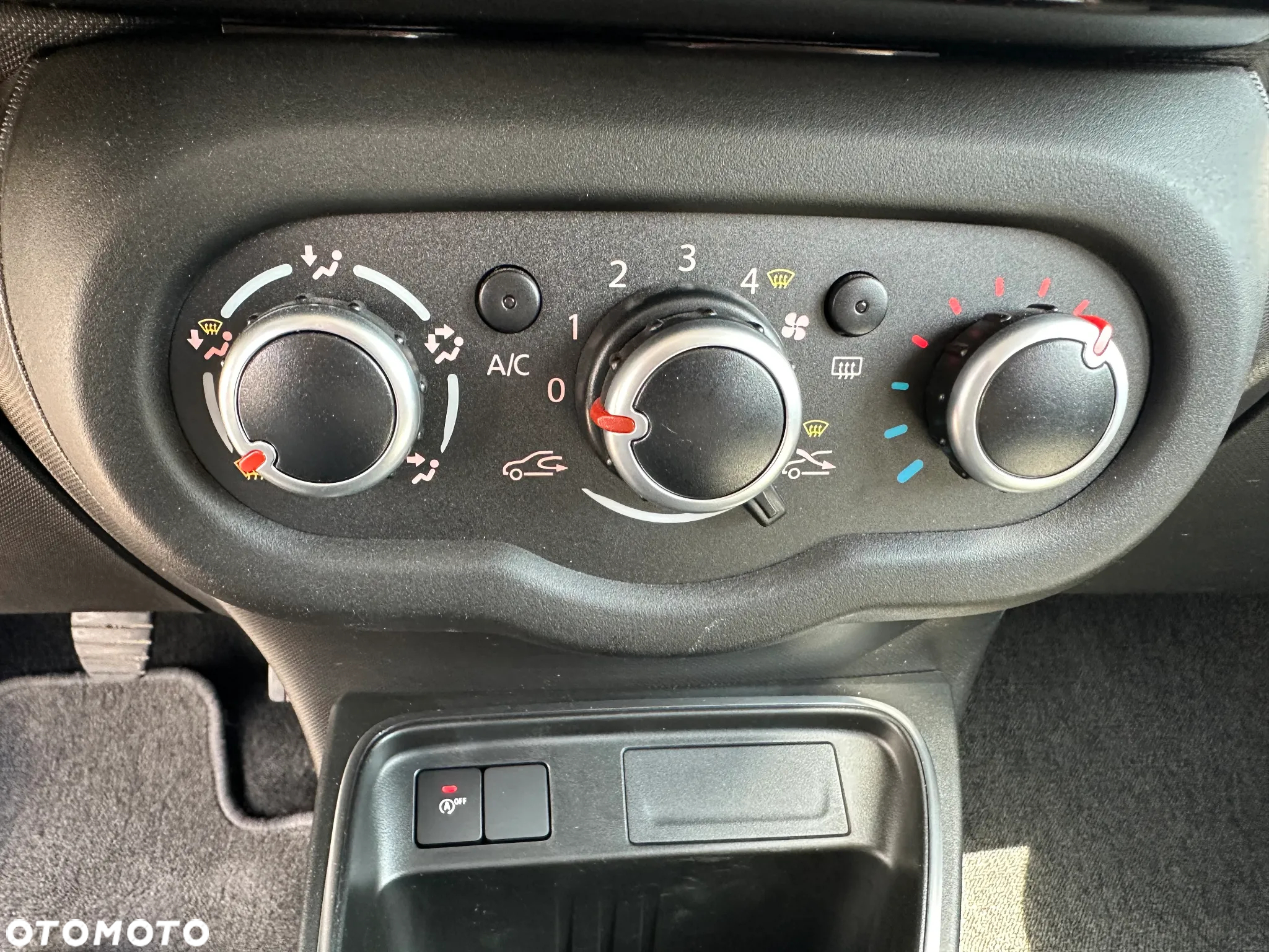 Renault Twingo SCe 75 LIMITED - 30