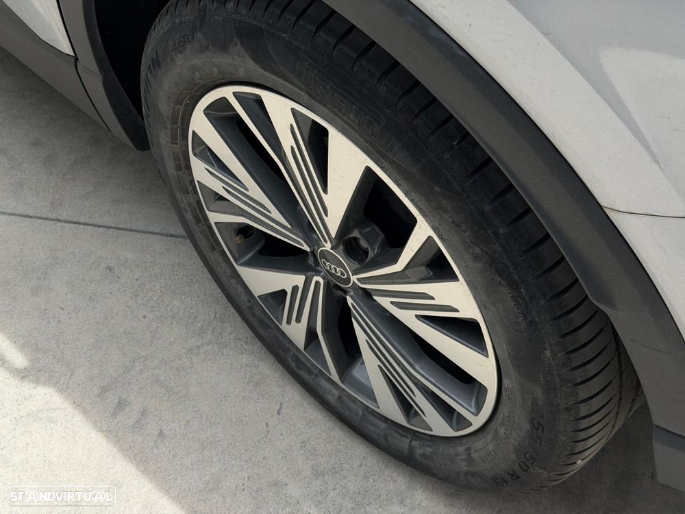 Audi Q4 e-tron - 8