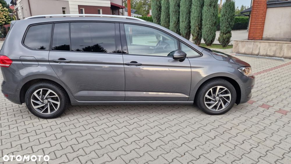 Volkswagen Touran - 9