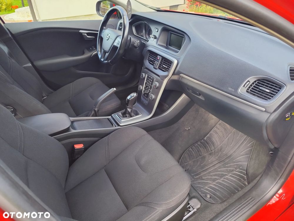 Volvo V40 D2 Drive-E Momentum - 16