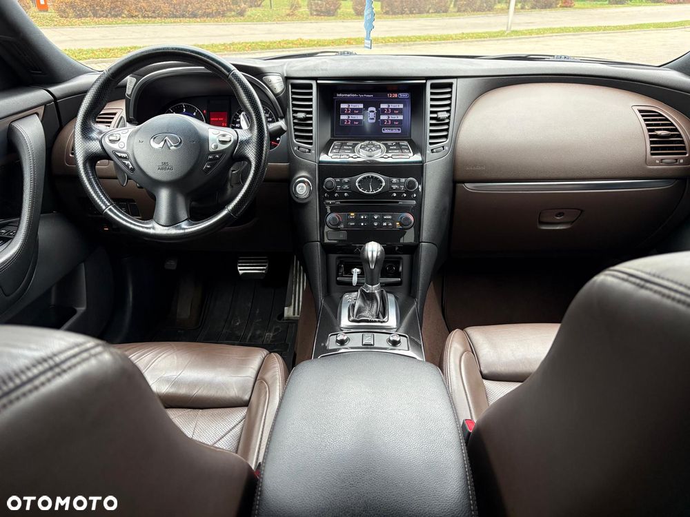 Infiniti FX FX30d S - 9