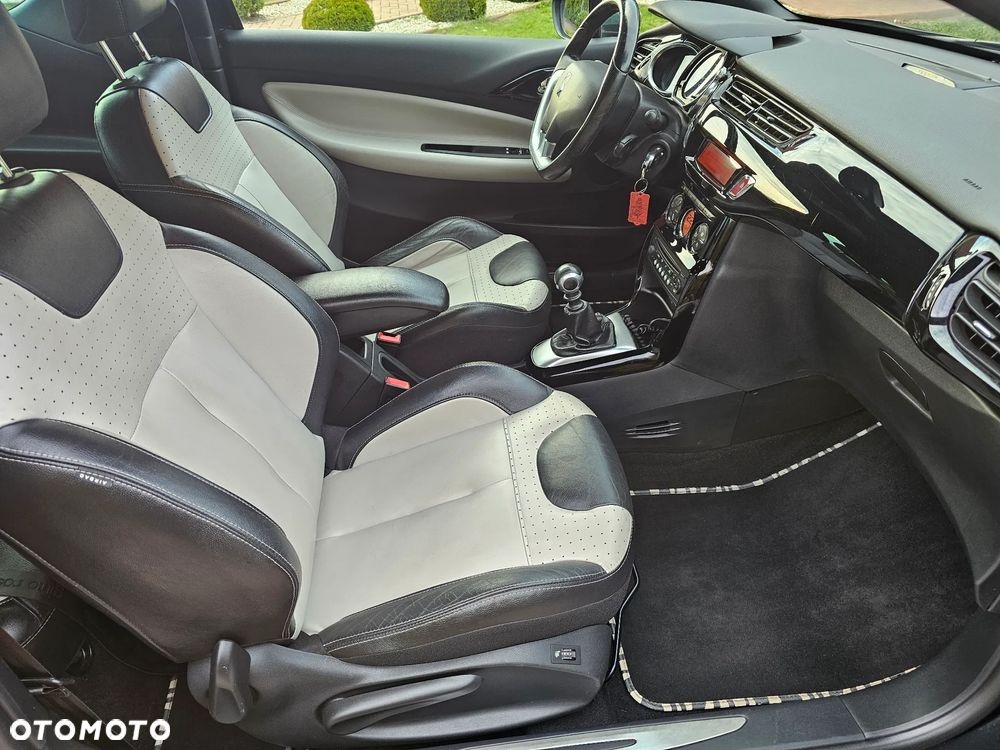 Citroën DS3 THP 155 Ultra-Prestige - 11