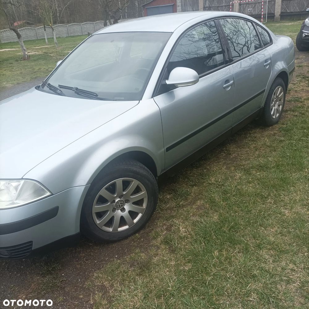 Volkswagen Passat 1.9 TDI Basis - 2