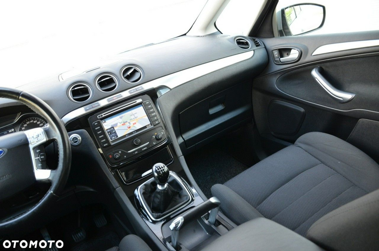 Ford S-Max - 33