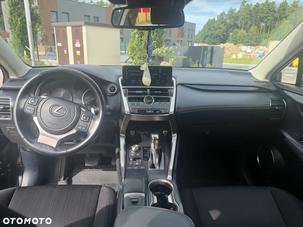 Lexus NX 300h Prestige AWD - 10