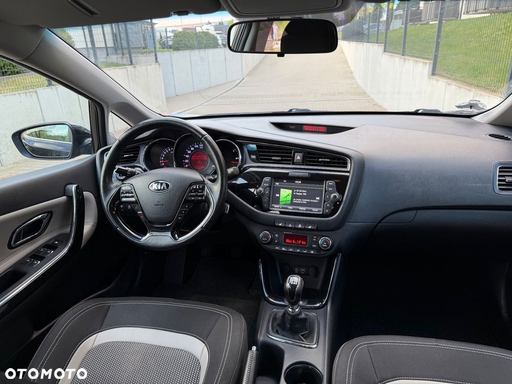 Kia Ceed - 14