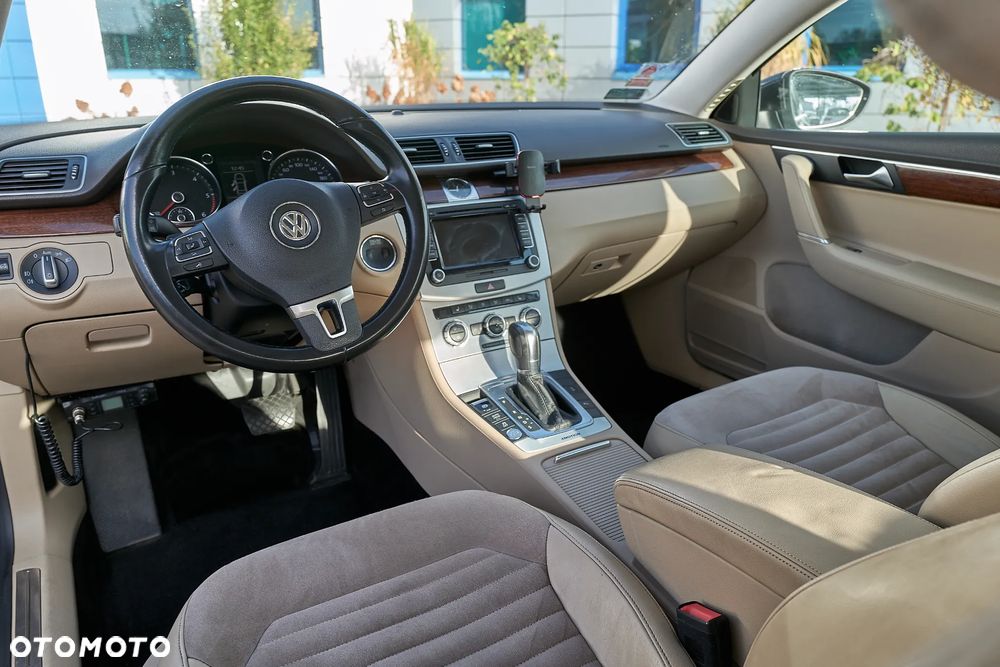 Volkswagen Passat 2.0 TDI 4Mot Highline DSG - 9