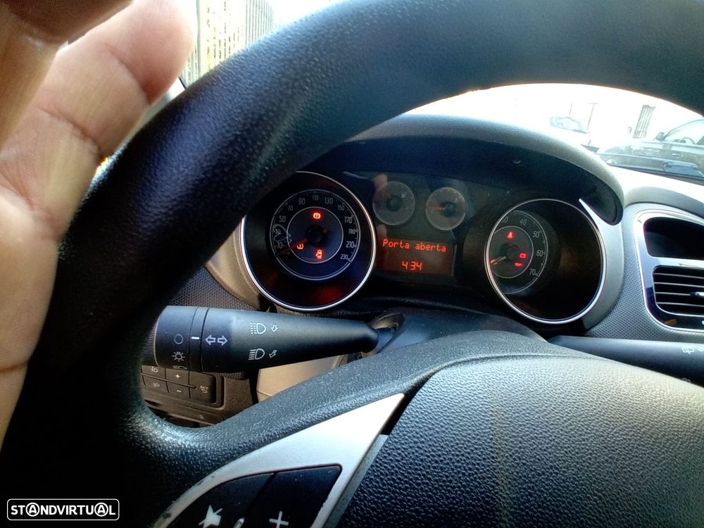 Fiat Punto 1.3 M-Jet Easy S&S - 8