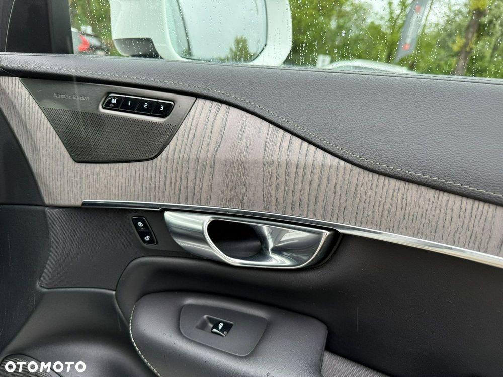 Volvo XC 90 - 21