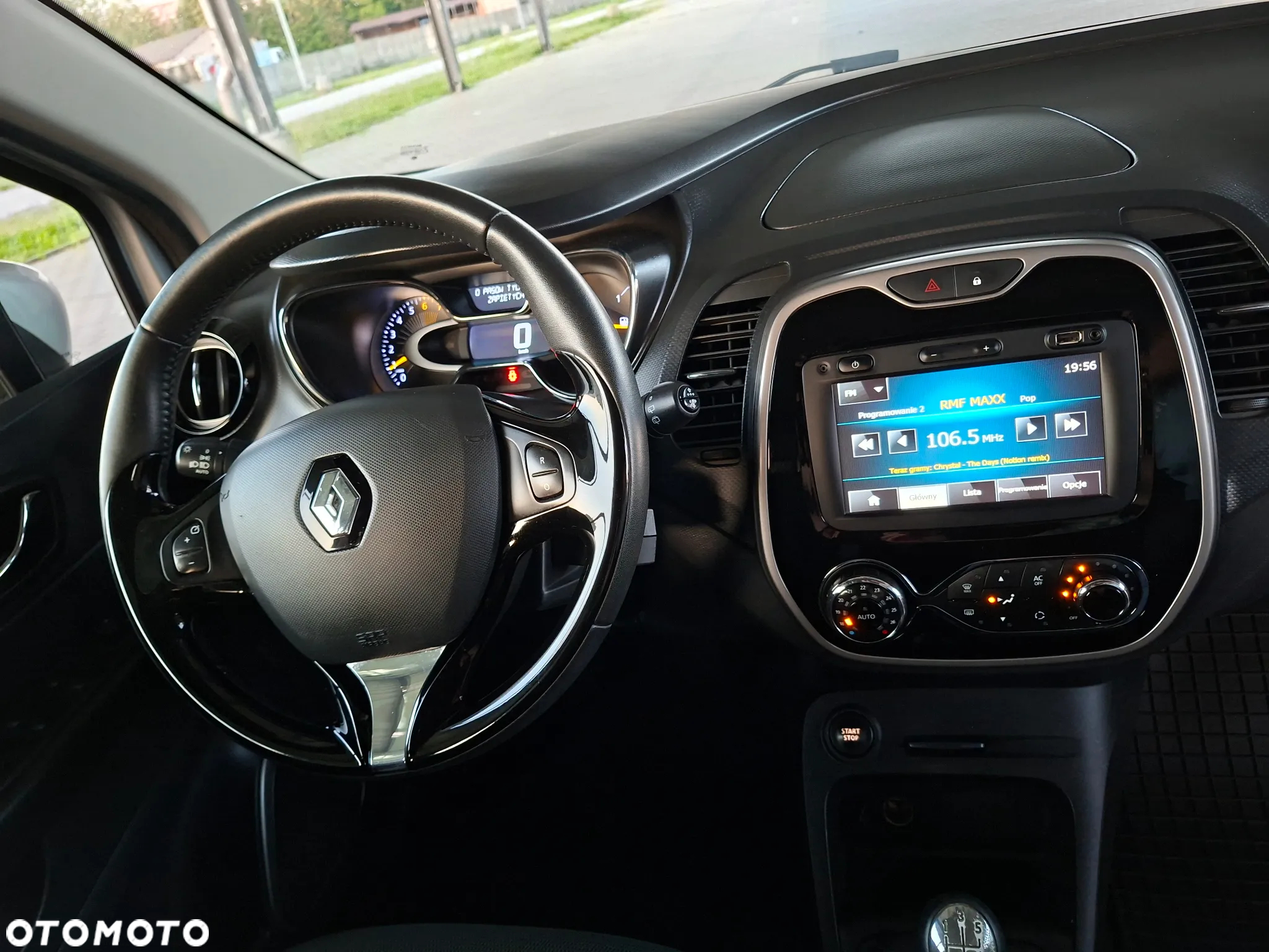 Renault Captur - 26