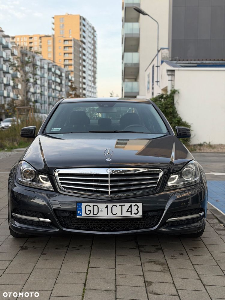 Mercedes-Benz C-Class 2011 photo 3