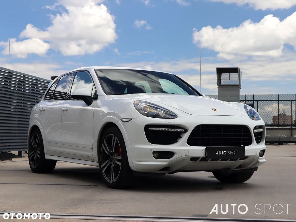 Porsche Cayenne GTS - 10
