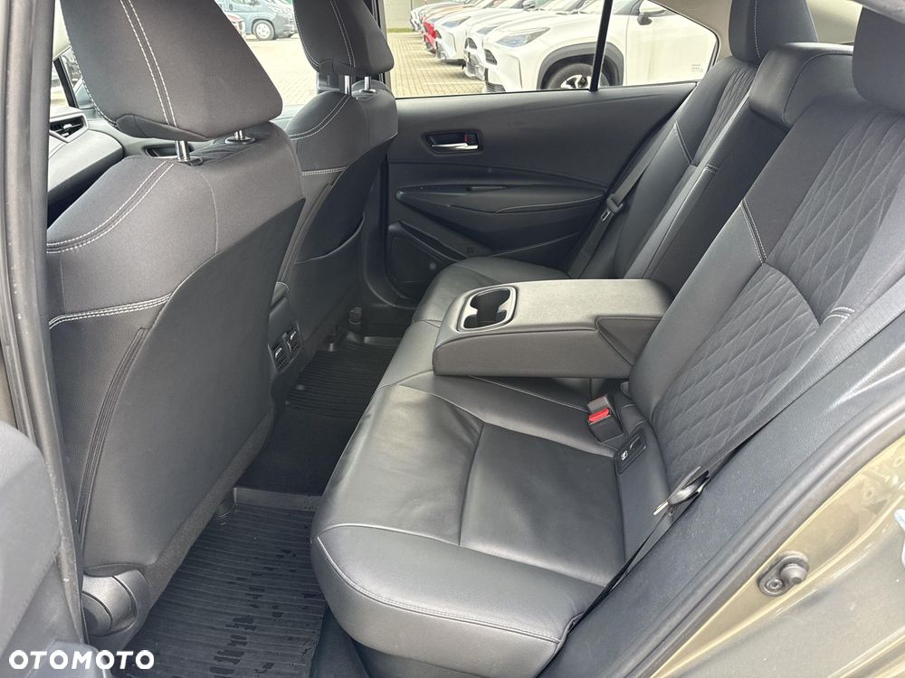 Toyota Corolla 1.8 Hybrid Executive - 13