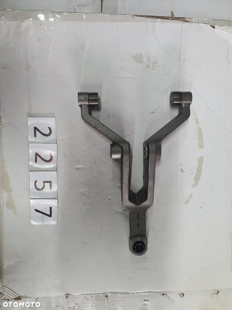 Dźwignia wysprzęglika widełki wysprzęglające Volvo Renault D13A440 D13A480 8172031 - 3