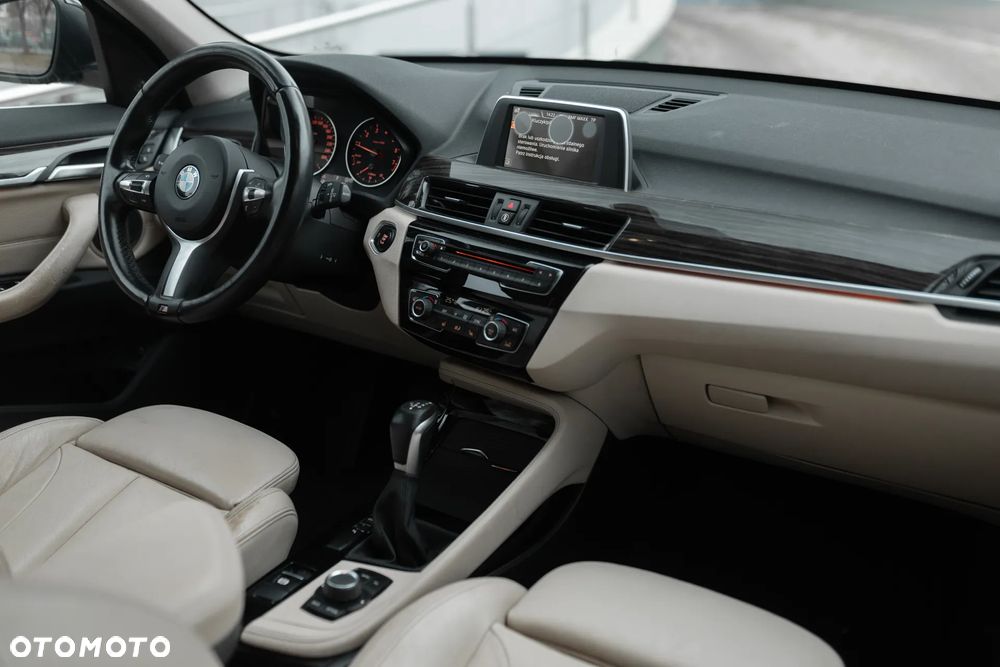 BMW X1 sDrive20i GPF xLine - 14