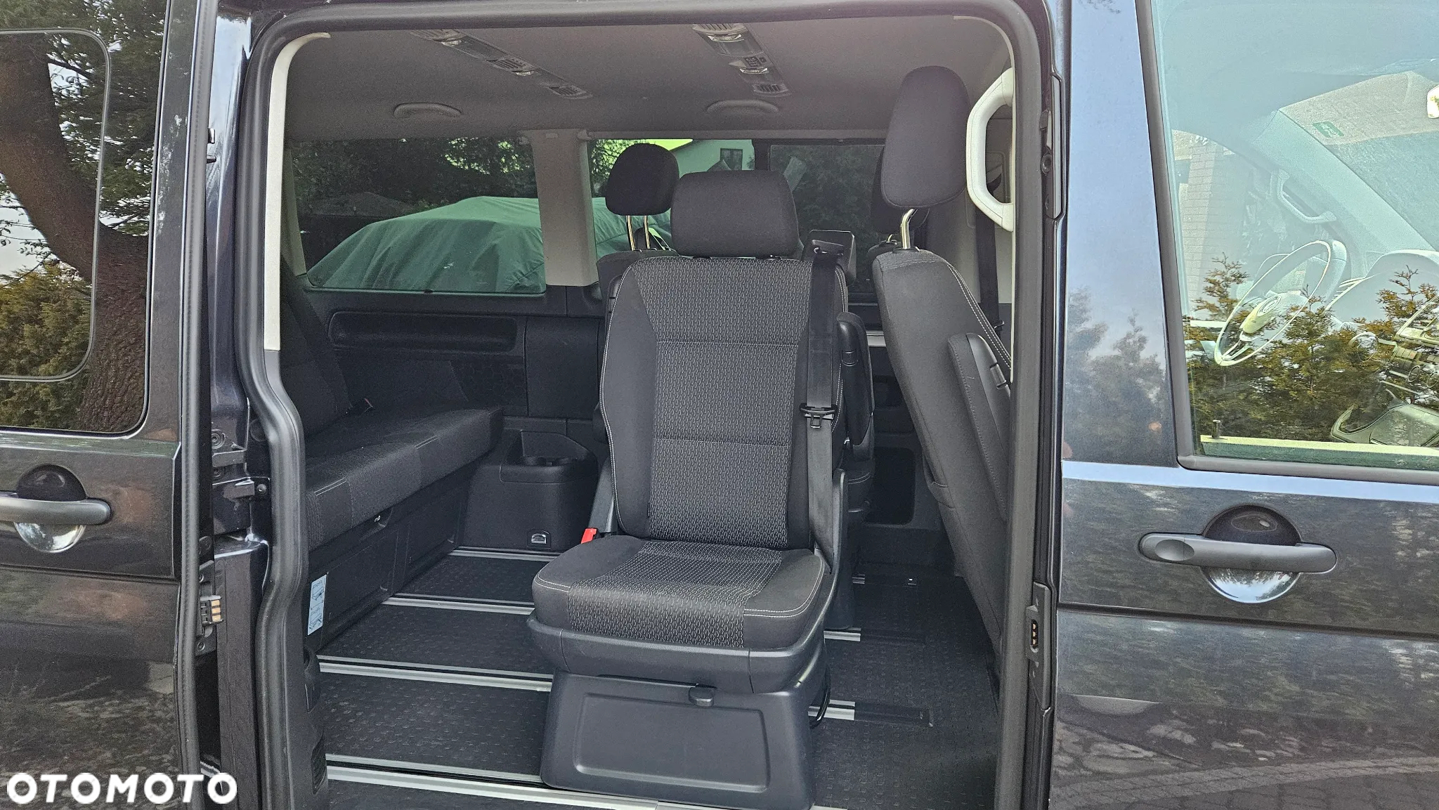 Volkswagen Multivan - 29