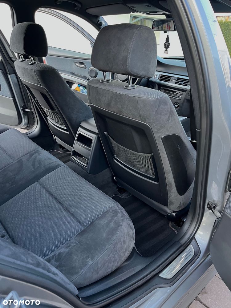 BMW Seria 3 320d xDrive - 21