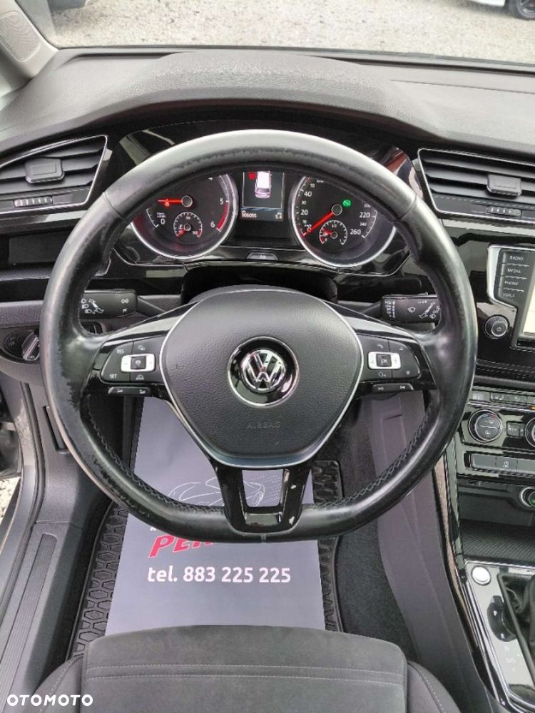 Volkswagen Touran - 14