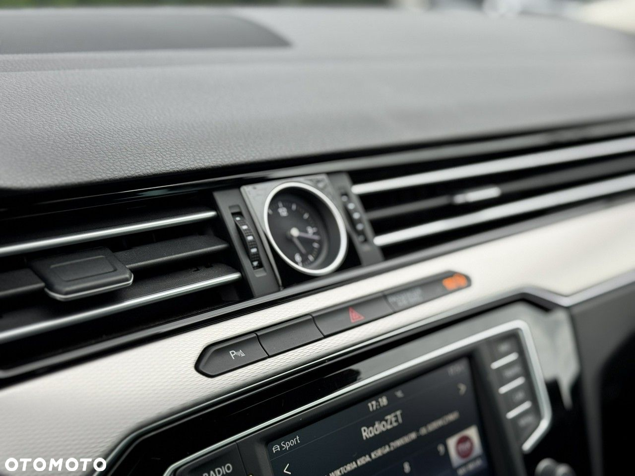 Volkswagen Passat Variant 2.0 TDI SCR DSG 4Motion Alltrack - 26