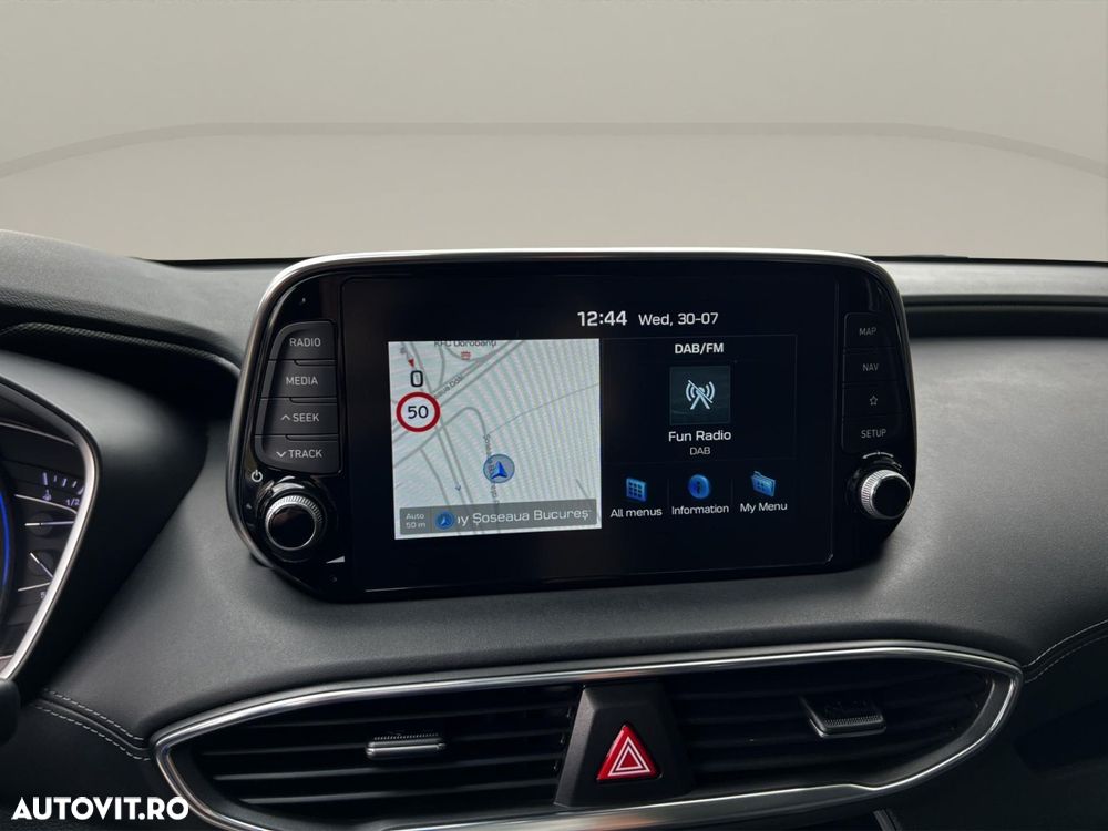 Hyundai Santa Fe 2.2 CRDi 4WD 8AT Luxury - 16