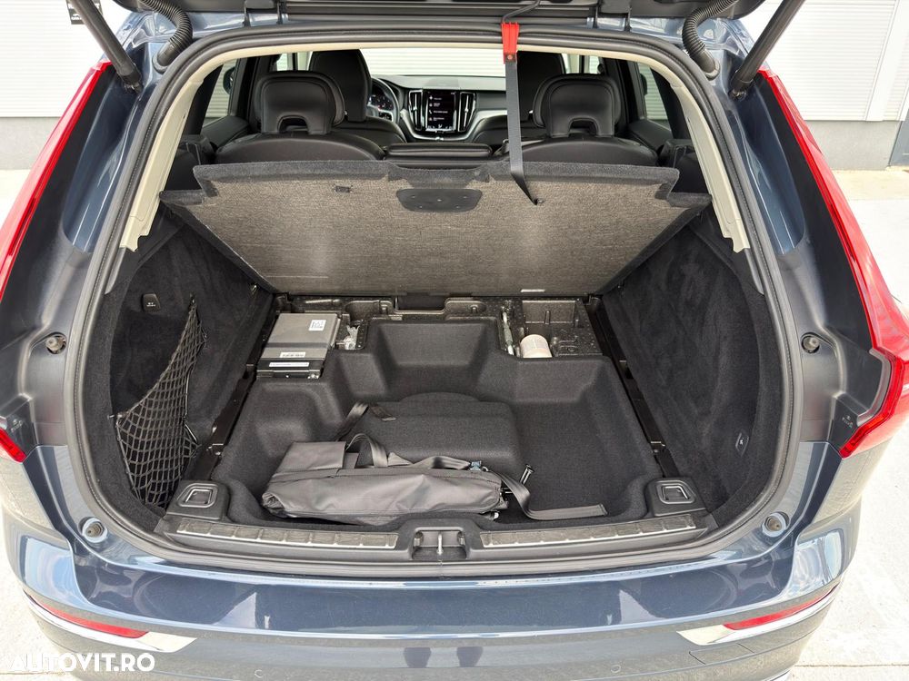 Volvo XC 60 B5 MHEV AT8 AWD Inscription - 33