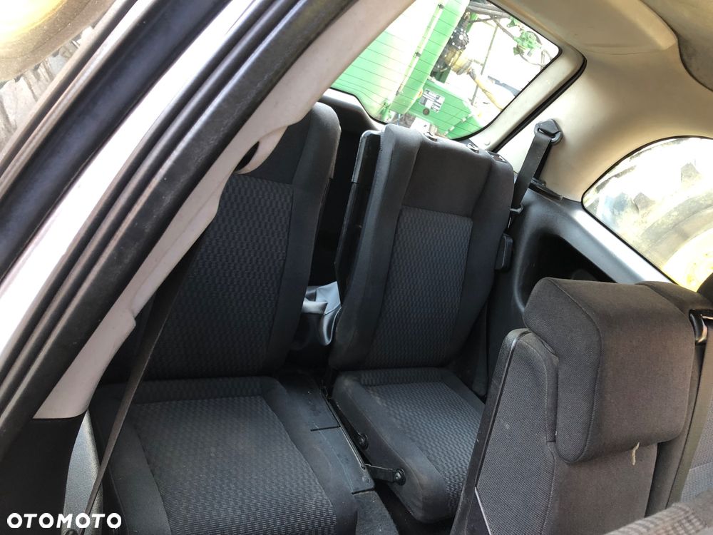 Opel Zafira 1.8 16V Comfort - 9