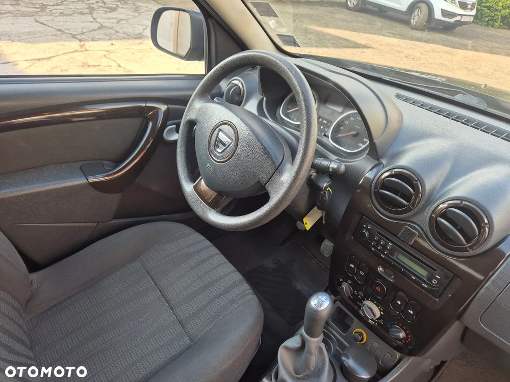 Dacia Duster 1.6 16V 4x4 Laureate - 11