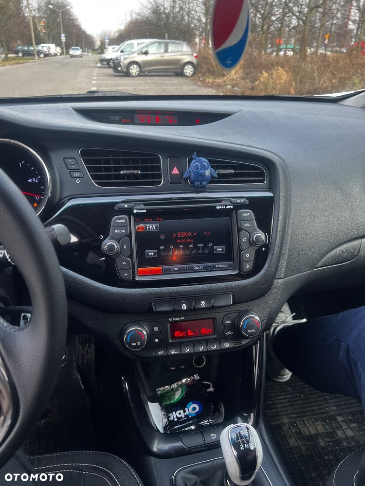 Kia Ceed 1.6 CRDi 128 ISG SW Platinum Edition - 9