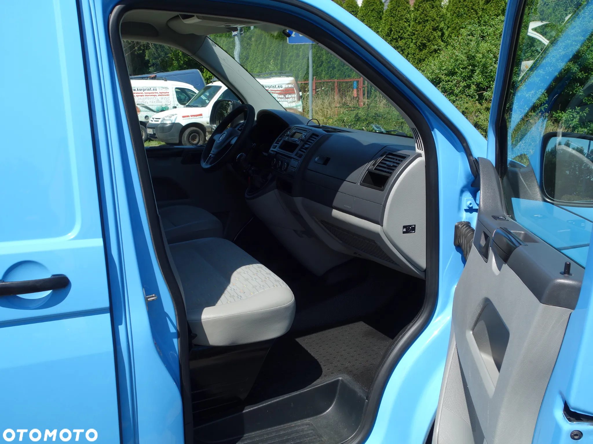 Volkswagen TRANSPORTER T5 - 13