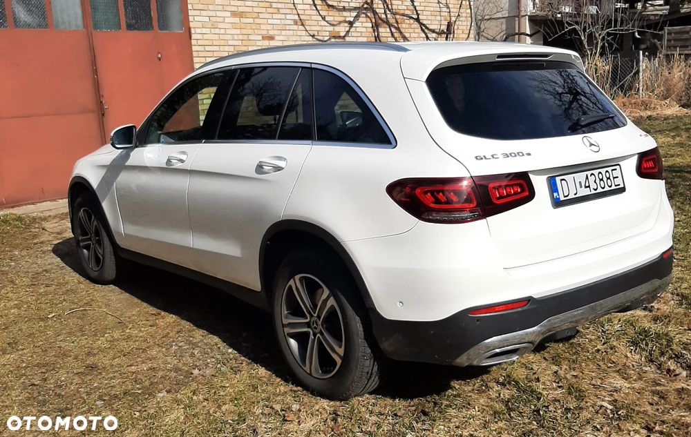 Mercedes-Benz GLC 300 e 4-Matic - 6
