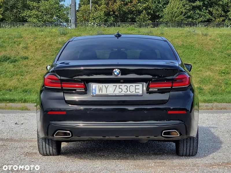 BMW Seria 5 518d - 11