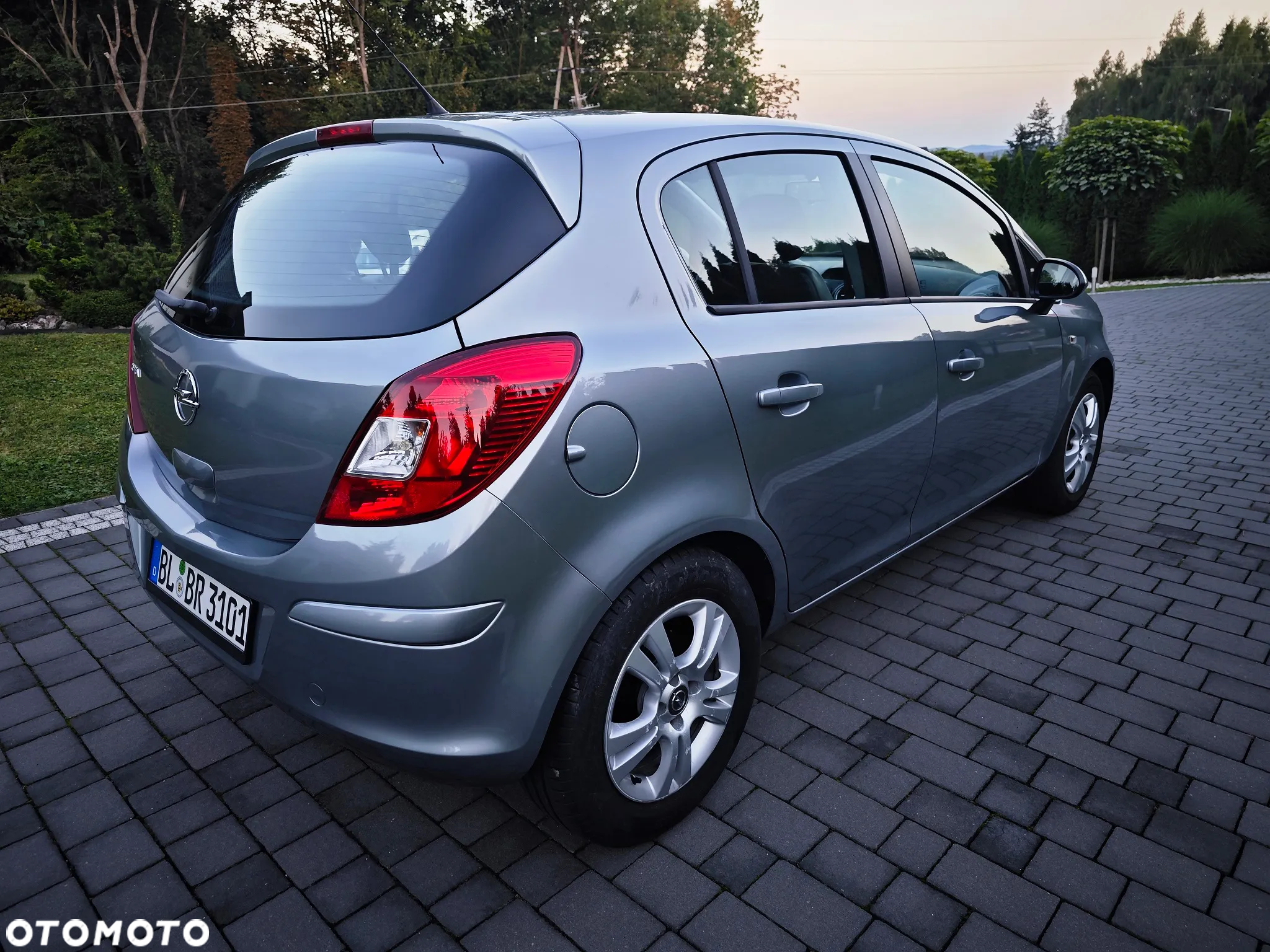 Opel Corsa 1.4 16V Cosmo - 7