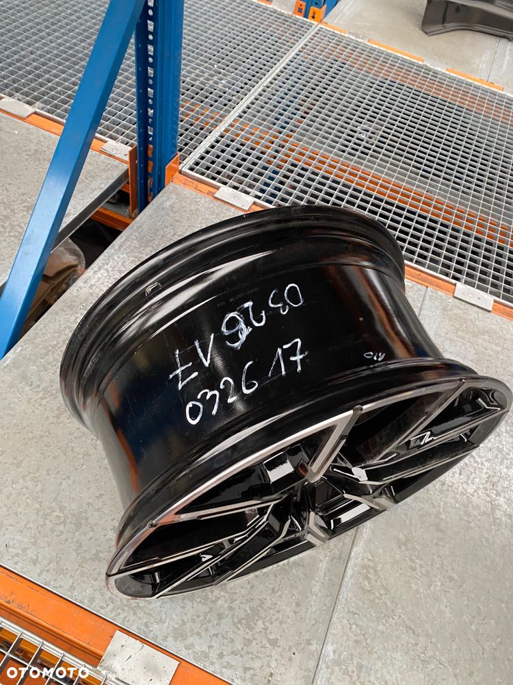 BMW IV 4 i4 G26 M pakiet M-pakiet 4 G22 G23 G24 ORYGINALNA ! felga aluminiowa 19 cali.   9 J x 19  9Jx19  5x112 5 x 112  ET42 is 42  8747305 CMS 1256-6  5A504D8  032617 - 14