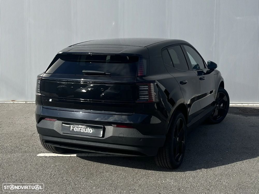Volvo EX30 69 kWh Single Motor Extended Range Black Edition - 2