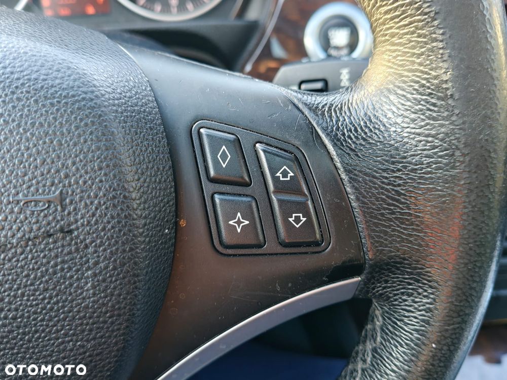 BMW Seria 3 320i - 21