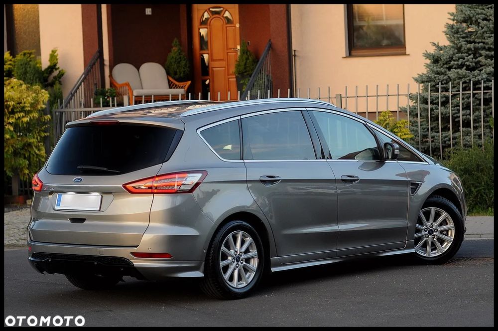 Ford S-Max - 22